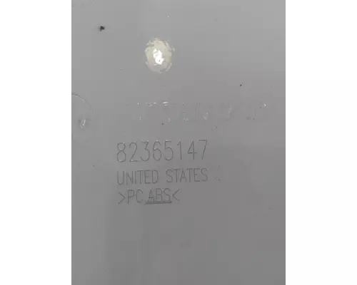 VOLVO VNL CAB CLIP