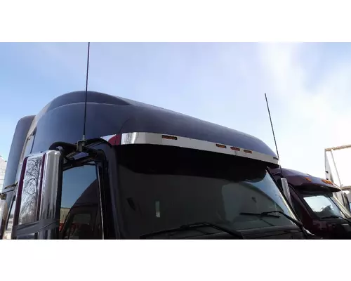 VOLVO VNL CAB CLIP