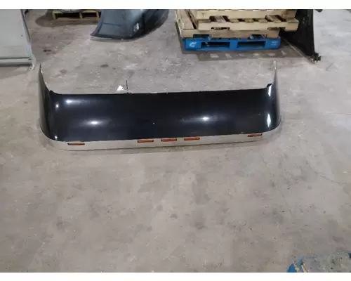 VOLVO VNL CAB CLIP