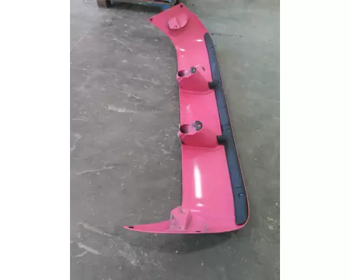 VOLVO VNL CAB CLIP