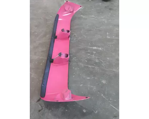 VOLVO VNL CAB CLIP