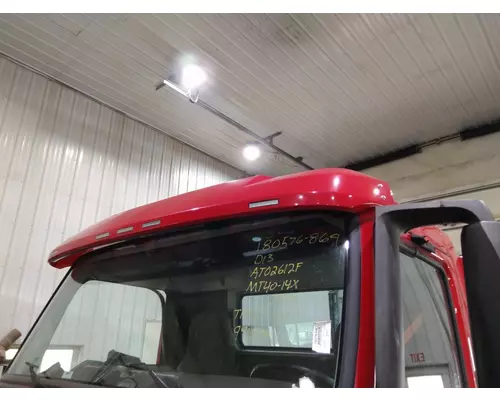 VOLVO VNL CAB CLIP