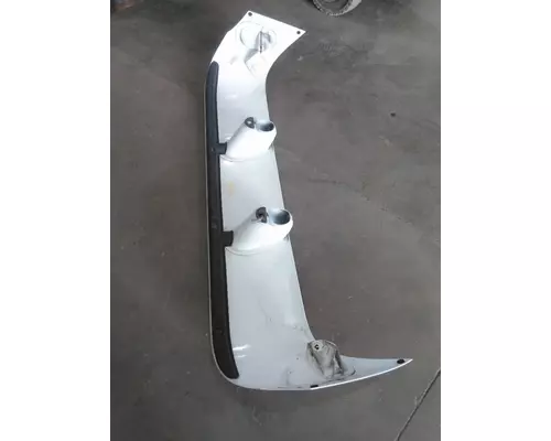 VOLVO VNL CAB CLIP