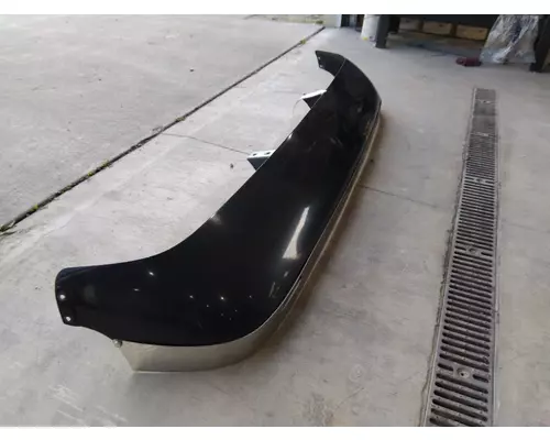 VOLVO VNL CAB CLIP