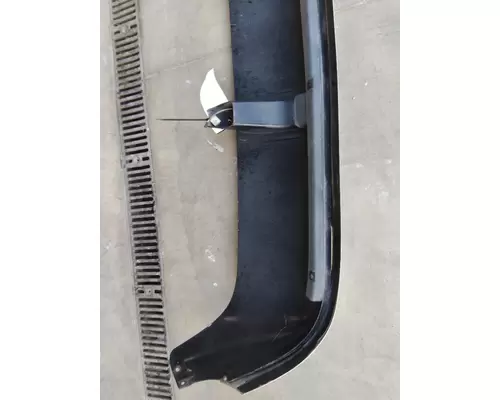VOLVO VNL CAB CLIP