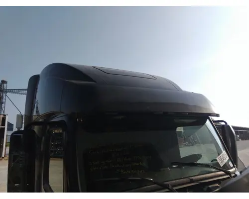 VOLVO VNL CAB CLIP