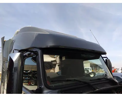VOLVO VNL CAB CLIP
