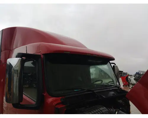 VOLVO VNL CAB CLIP