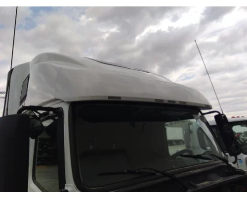 VOLVO VNL CAB CLIP