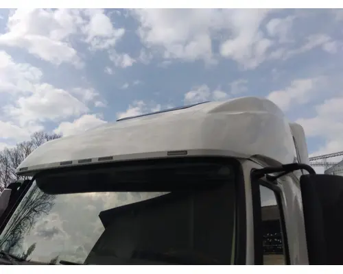 VOLVO VNL CAB CLIP