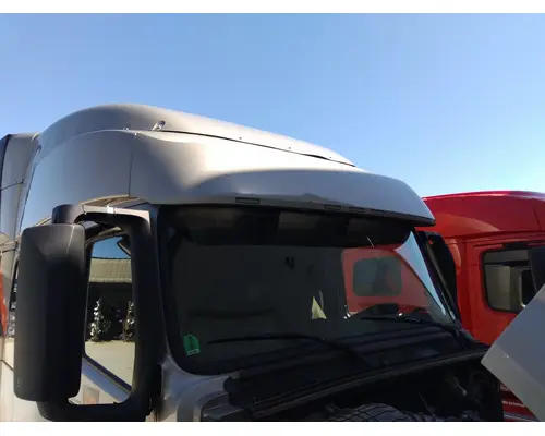 VOLVO VNL CAB CLIP