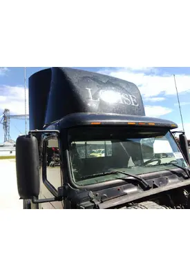 VOLVO VNL CAB CLIP