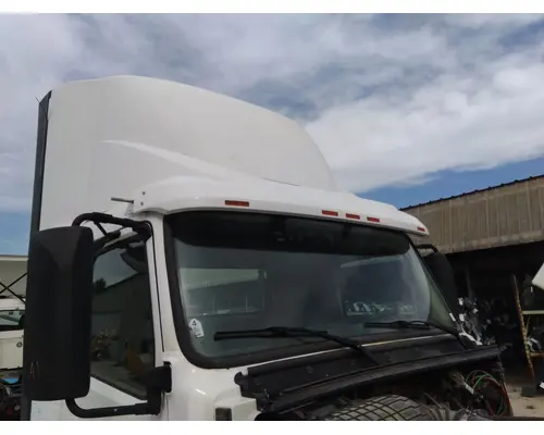 VOLVO VNL CAB CLIP