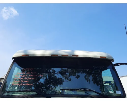 VOLVO VNL CAB CLIP