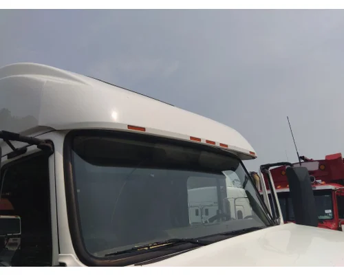 VOLVO VNL CAB CLIP