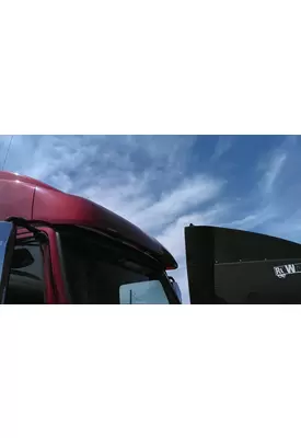 VOLVO VNL CAB CLIP