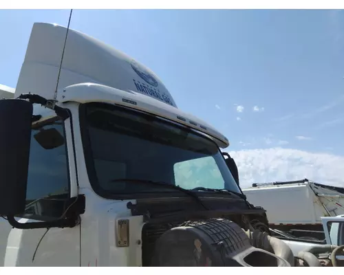 VOLVO VNL CAB CLIP