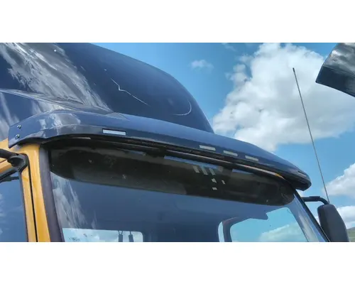 VOLVO VNL CAB CLIP