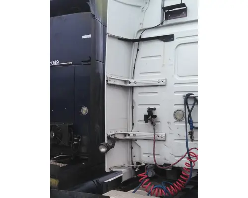 VOLVO VNL CAB EXTENSION