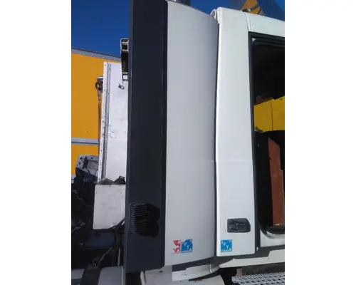 VOLVO VNL CAB EXTENSION