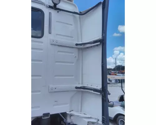 VOLVO VNL CAB EXTENSION