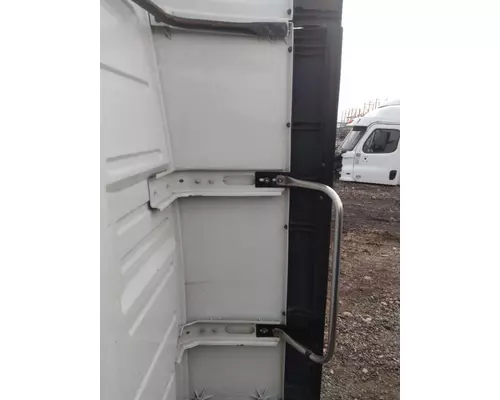 VOLVO VNL CAB EXTENSION