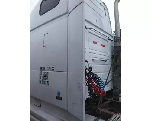 VOLVO VNL CAB EXTENSION