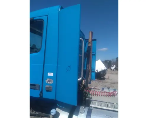 VOLVO VNL CAB EXTENSION