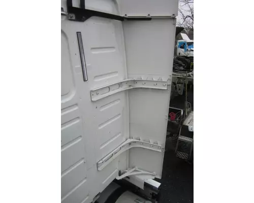 VOLVO VNL CAB EXTENSION