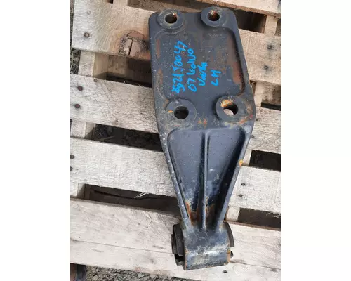 VOLVO VNL CAB MOUNT,BRACKET