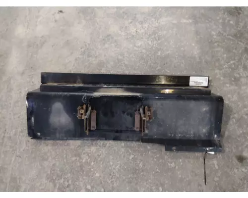 VOLVO VNL CAB SKIRT FILLER PANEL