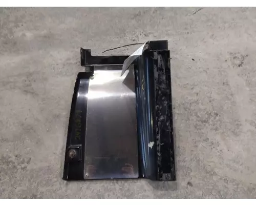 VOLVO VNL CAB SKIRT FILLER PANEL