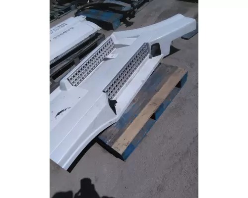 VOLVO VNL CAB SKIRTSIDE FAIRING