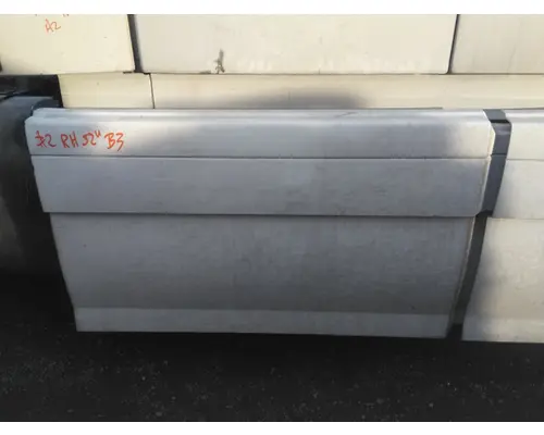 VOLVO VNL CAB SKIRTSIDE FAIRING