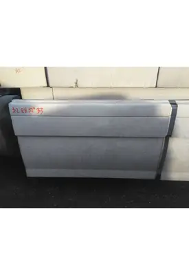 VOLVO VNL CAB SKIRT/SIDE FAIRING