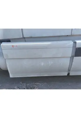 VOLVO VNL CAB SKIRT/SIDE FAIRING