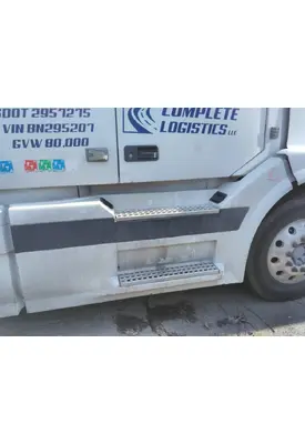 VOLVO VNL CAB SKIRT/SIDE FAIRING