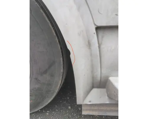 VOLVO VNL CAB SKIRTSIDE FAIRING