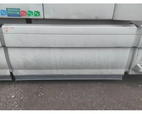 VOLVO VNL CAB SKIRTSIDE FAIRING