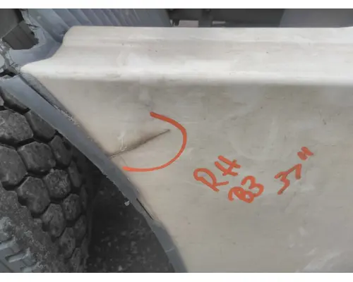 VOLVO VNL CAB SKIRTSIDE FAIRING