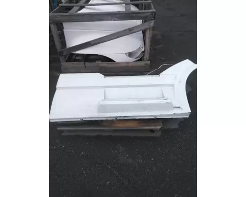 VOLVO VNL CAB SKIRTSIDE FAIRING