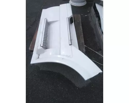 VOLVO VNL CAB SKIRTSIDE FAIRING