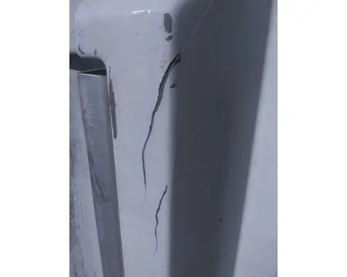 VOLVO VNL CAB SKIRTSIDE FAIRING