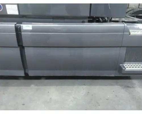VOLVO VNL CAB SKIRTSIDE FAIRING