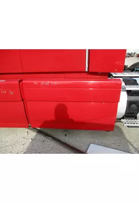 VOLVO VNL CAB SKIRT/SIDE FAIRING