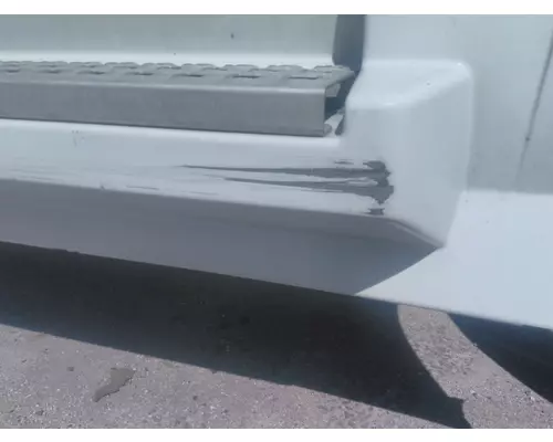 VOLVO VNL CAB SKIRTSIDE FAIRING