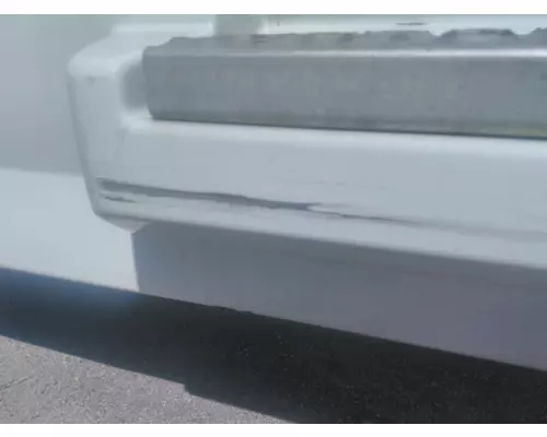 VOLVO VNL CAB SKIRTSIDE FAIRING