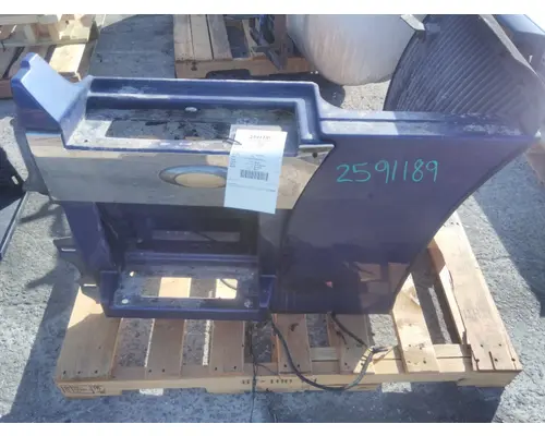 VOLVO VNL CAB SKIRTSIDE FAIRING