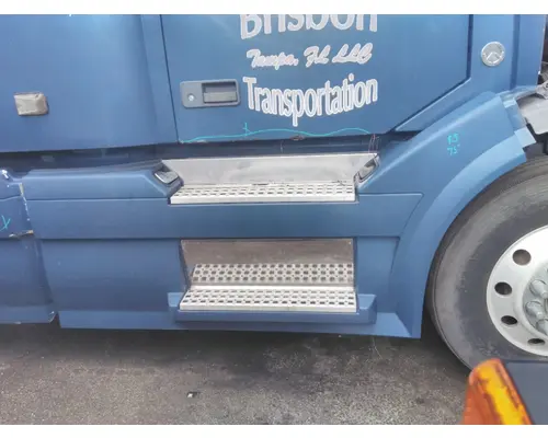 VOLVO VNL CAB SKIRTSIDE FAIRING