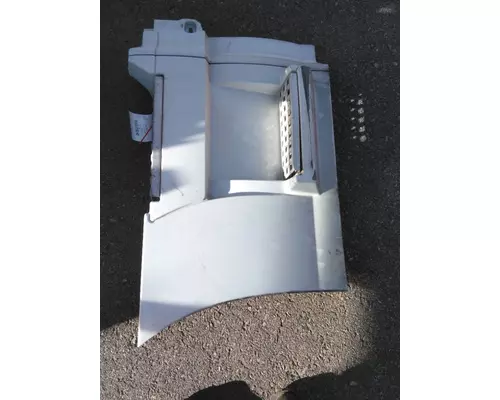 VOLVO VNL CAB SKIRTSIDE FAIRING